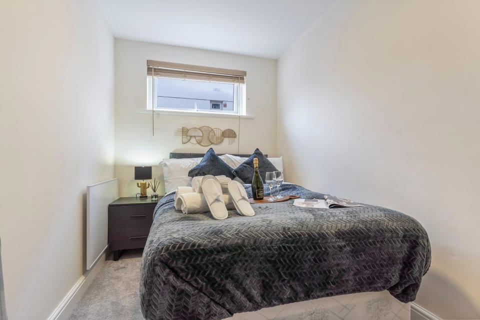 Lovely flat near Gatwick Airport Apartment in Redhill