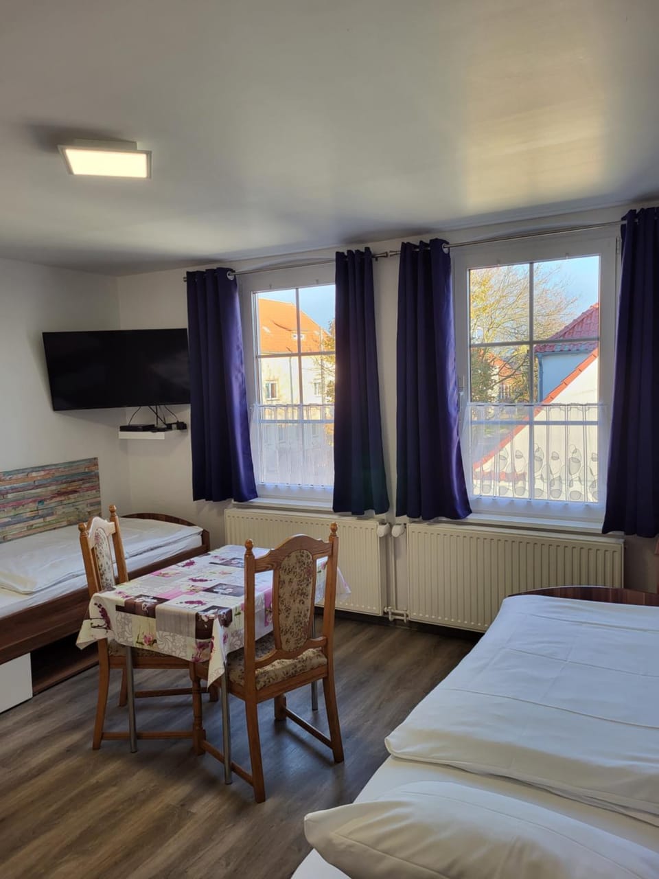 Bed, Photo of the whole room