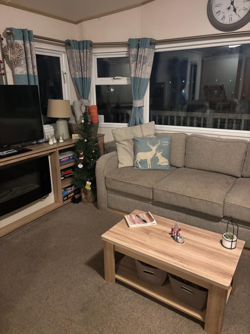 Tattershall Lakes Luxury Hot Tub Breaks Campground/ 
RV Resort in Tattershall