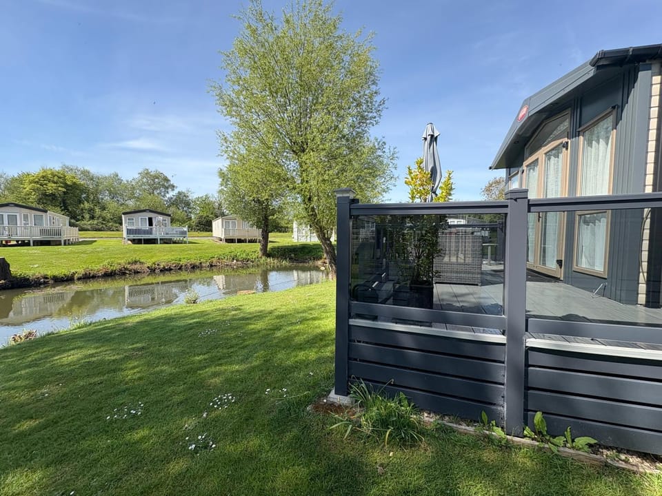 Lakewood Lodge, Free Hoburne Passes, Pet Friendly House in Cotswold District