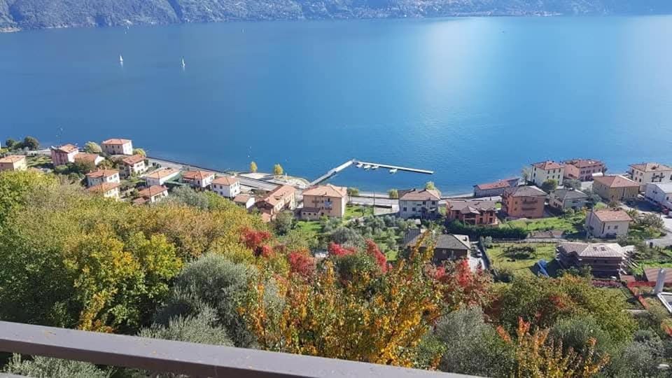 Betty's Balcony, Wonderful Lake View Apartment in Province of Lecco