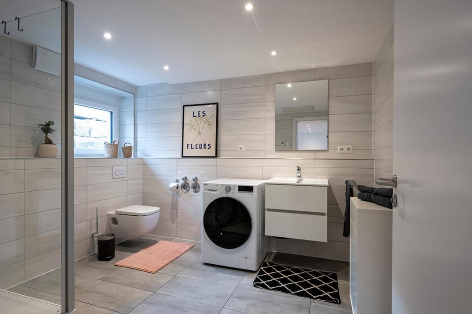 Shower, Toilet, Bathroom, Bath, towels, washing machine, dryer