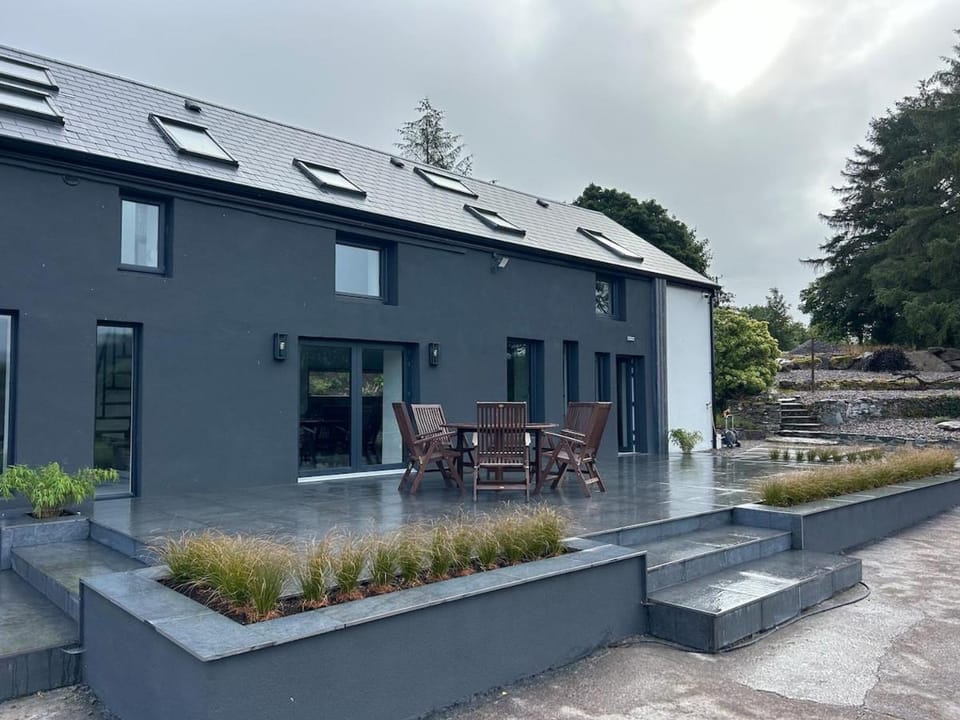 Property building, Day, Garden