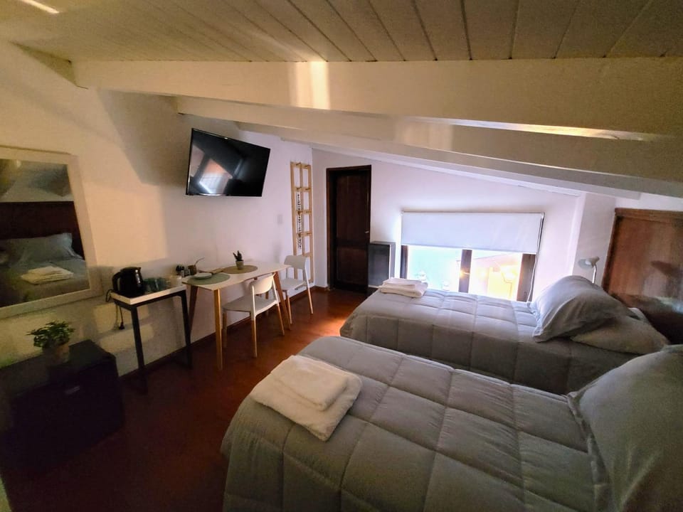 Bed, Bedroom, Guests, heating, towels