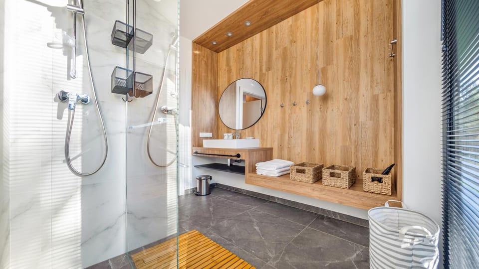 Shower, Bathroom, towels