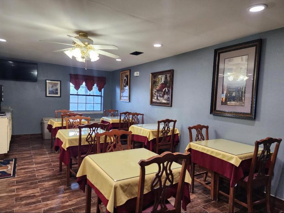 Restaurant/places to eat, Banquet/Function facilities
