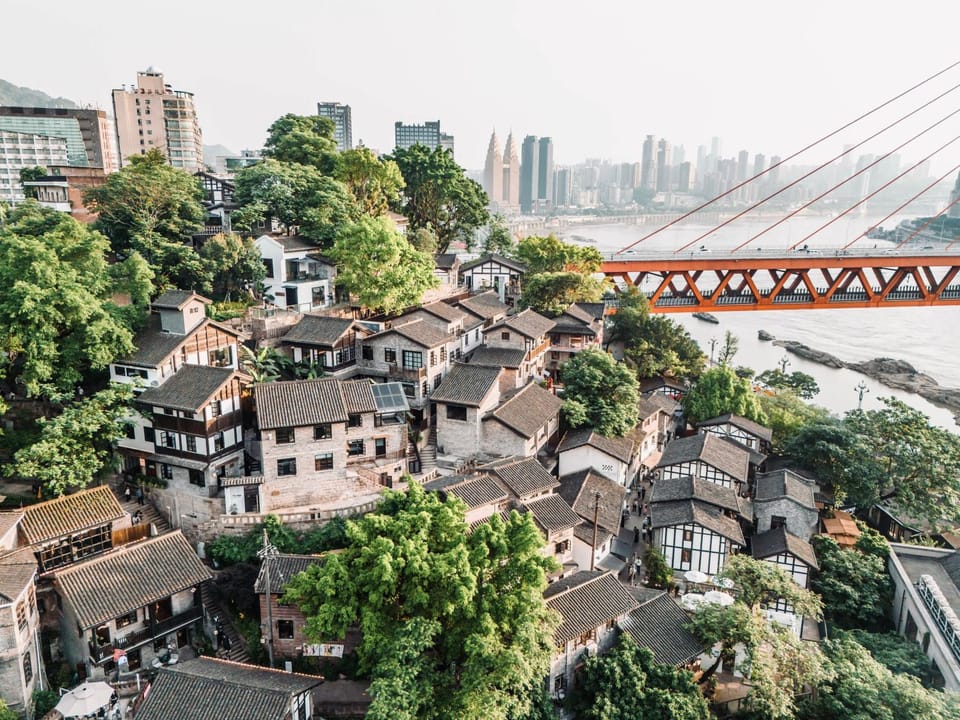 Property building, Nearby landmark, Bird's eye view, City view, River view, Street view, Location
