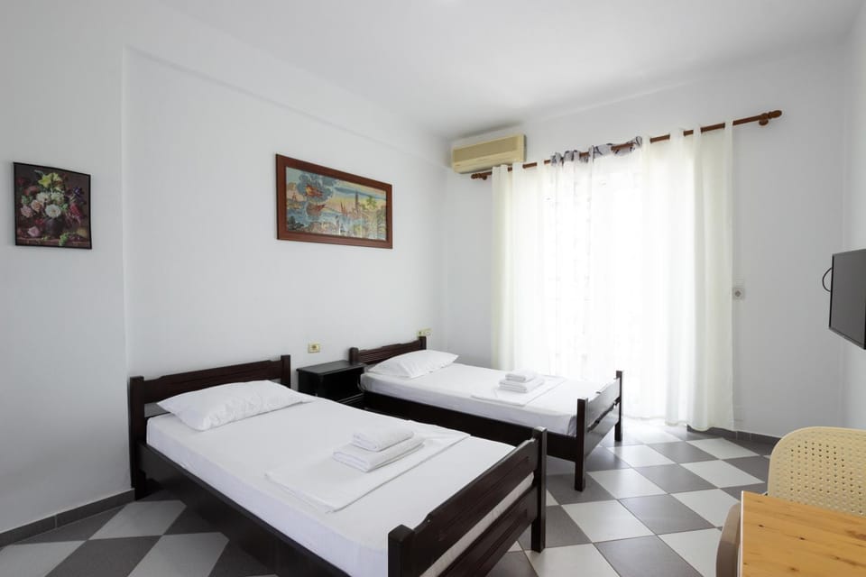 Bed, Photo of the whole room, Bedroom, air conditioner