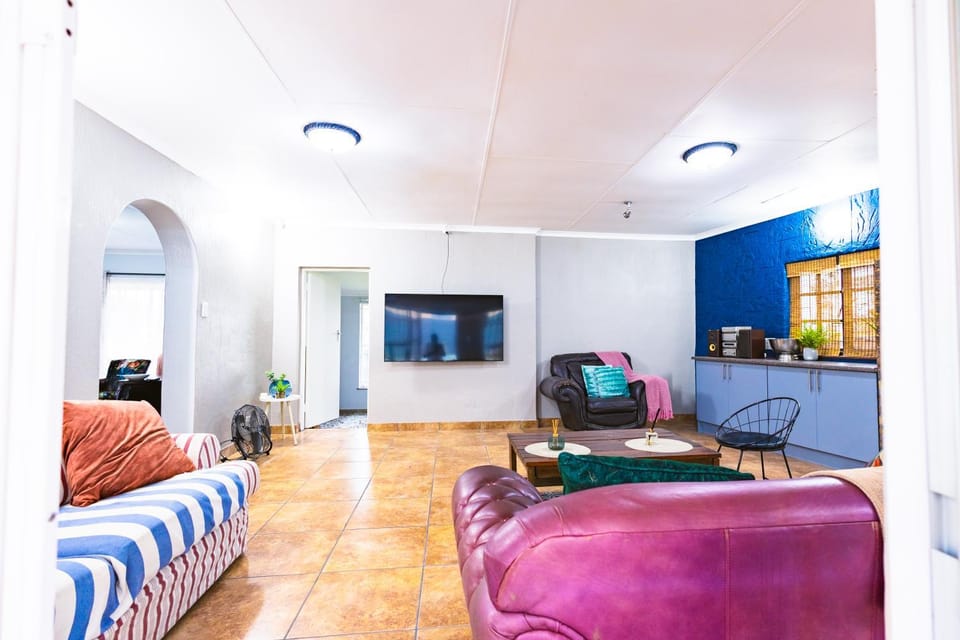 TV and multimedia, Seating area