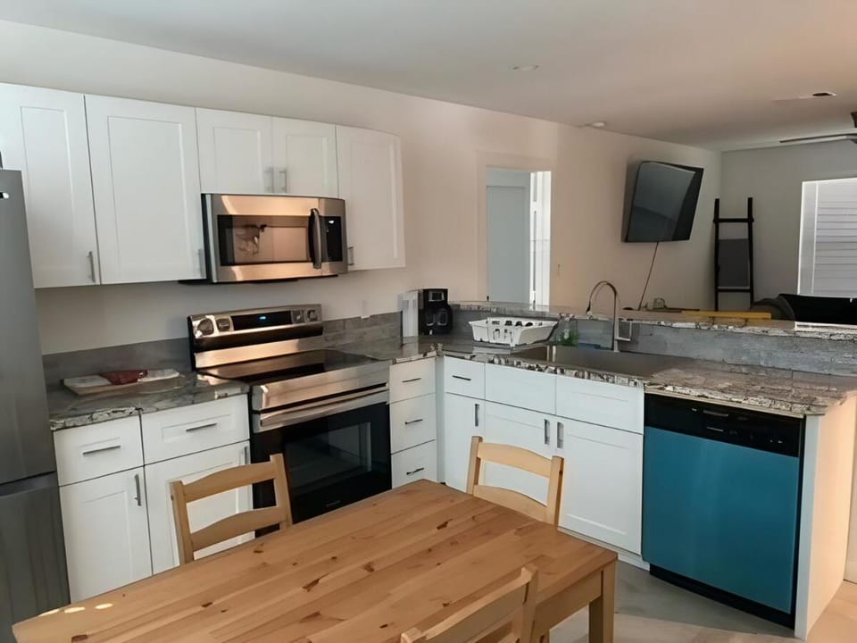 Water Oak lane Apartment in Spring Branch