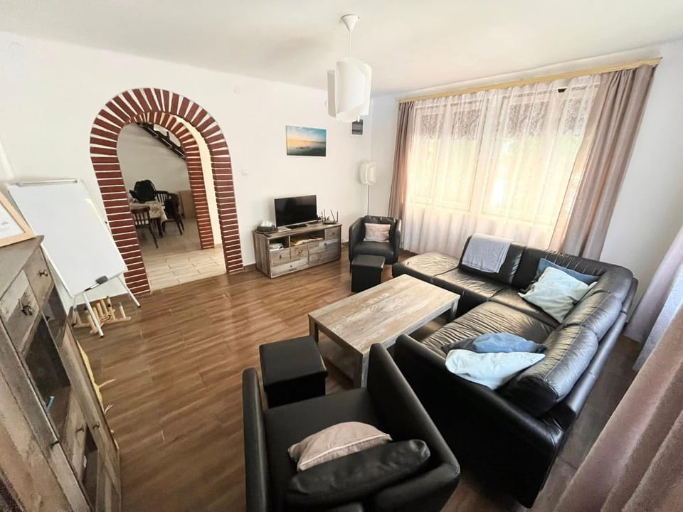 Communal lounge/ TV room, TV and multimedia, Living room