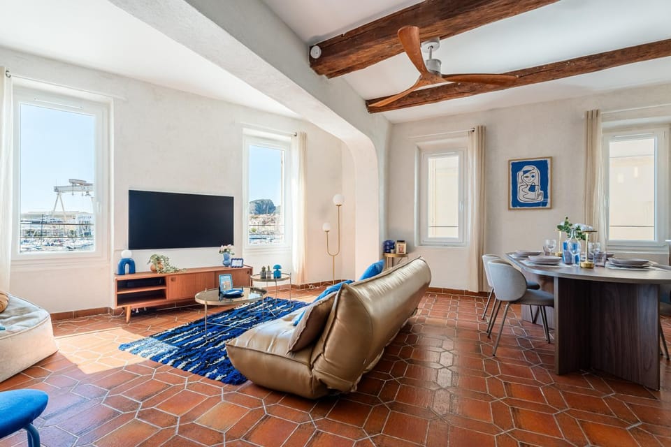 Communal lounge/ TV room, TV and multimedia, Living room, Seating area