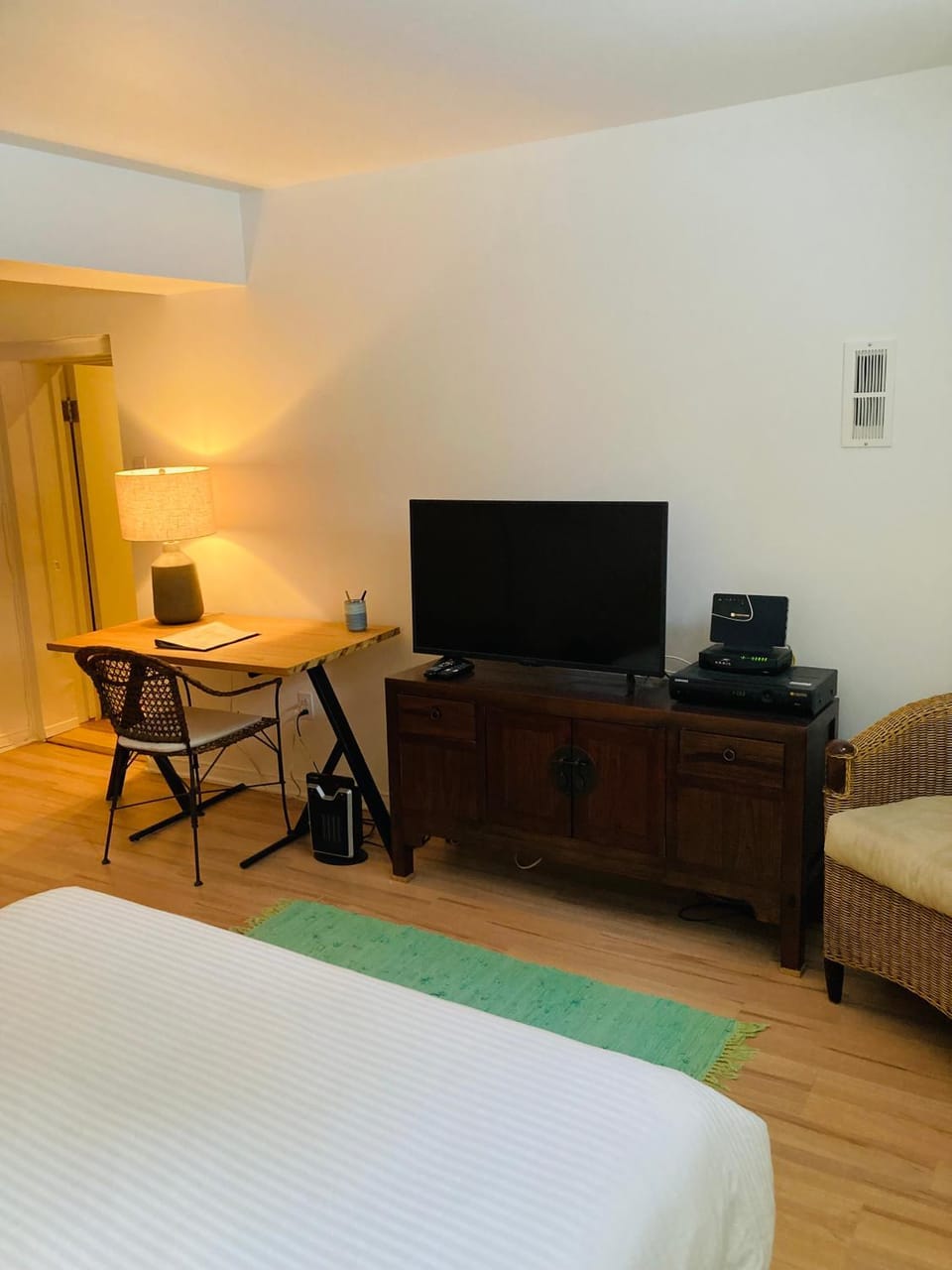 TV and multimedia, Seating area
