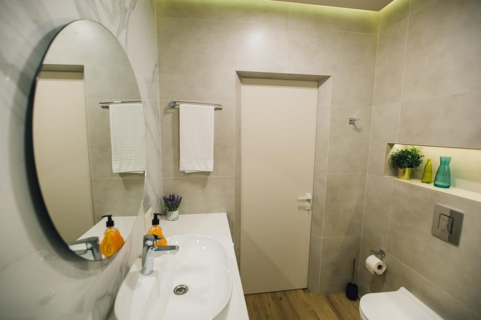 Toilet, Bathroom
