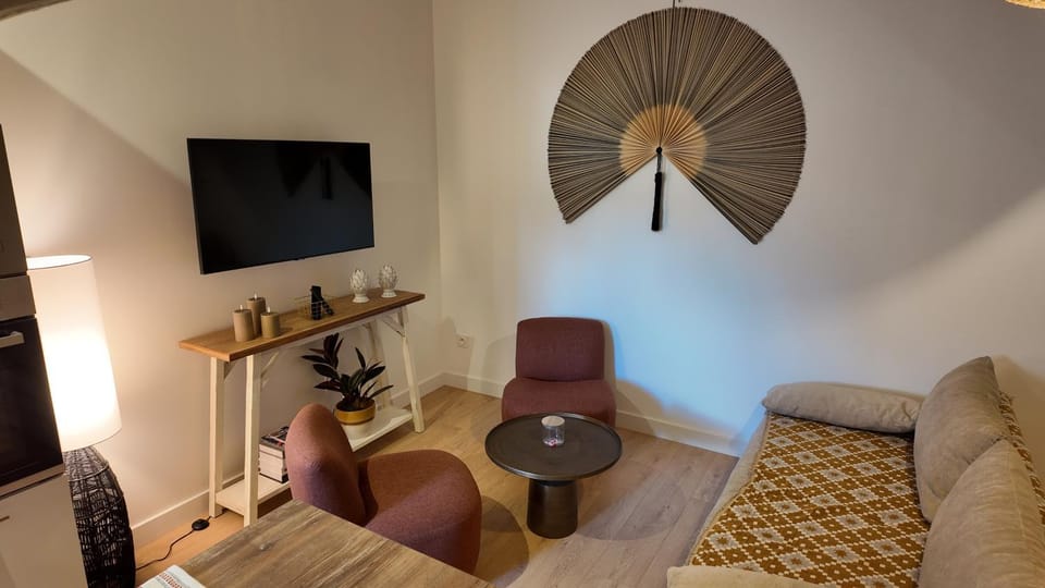 TV and multimedia, Living room, Seating area