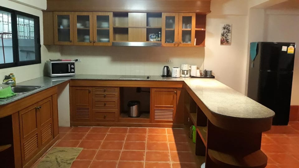 Kitchen or kitchenette, minibar, pet friendly, stove, toaster
