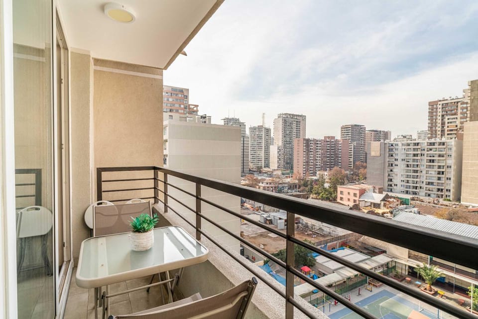 HOM I Cerca Barrio Italia Aire Acondicionado Wifi Gym Metro B0611 Apartment in Santiago