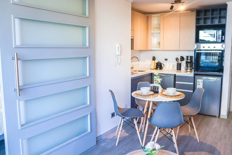 Kitchen or kitchenette, oven, stove