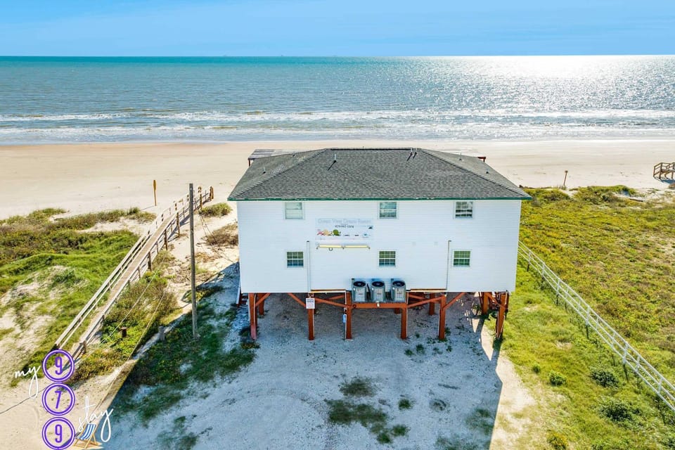 Starfish 6 - Beach, Please! Oceanfront & Miles of Sand! House in Surfside Beach