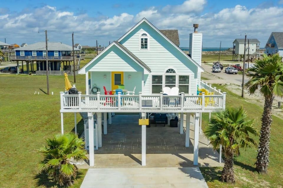 Gulf Beach Breeze - Scenic Beach, Bridge & Blue View House in Alvin