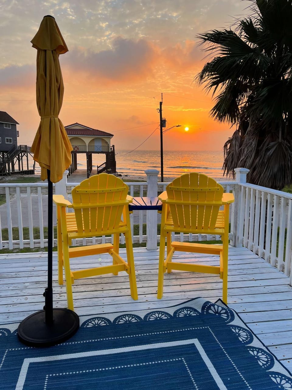 Gulf Beach Breeze - Scenic Beach, Bridge & Blue View House in Alvin
