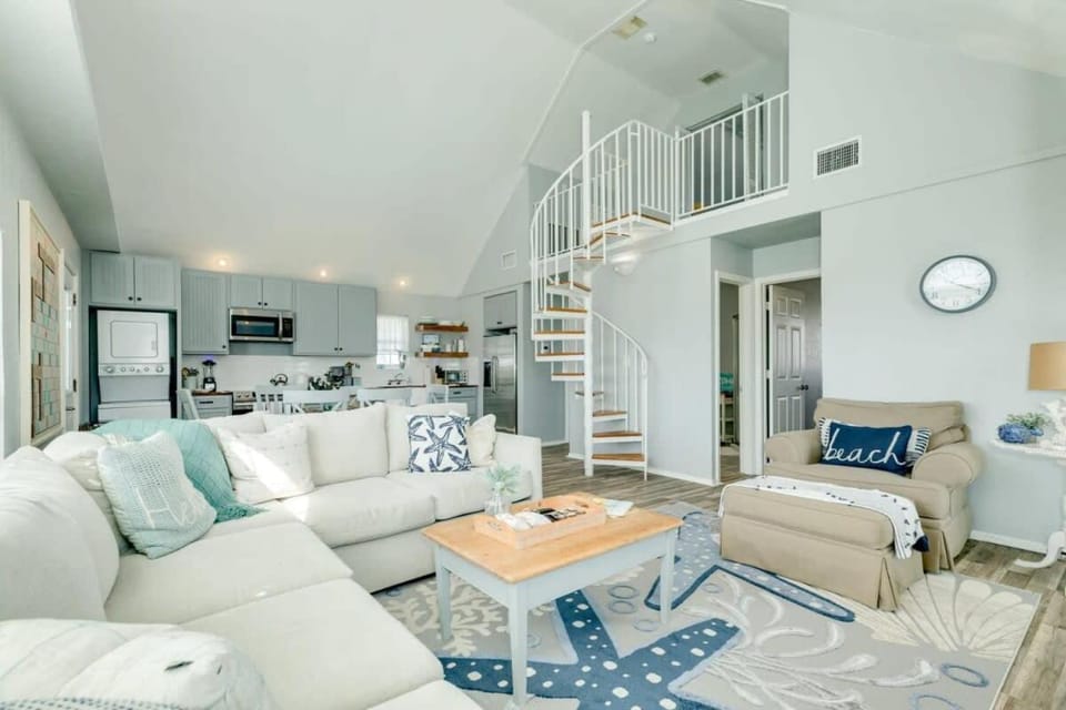 Gulf Beach Breeze - Scenic Beach, Bridge & Blue View House in Alvin