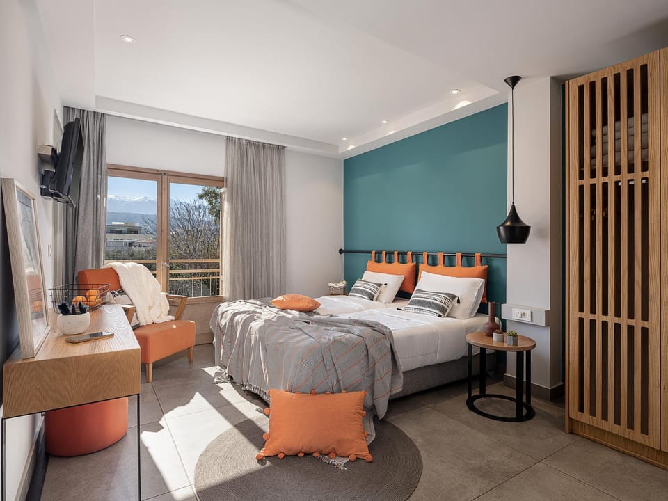 Photo of the whole room, Bedroom