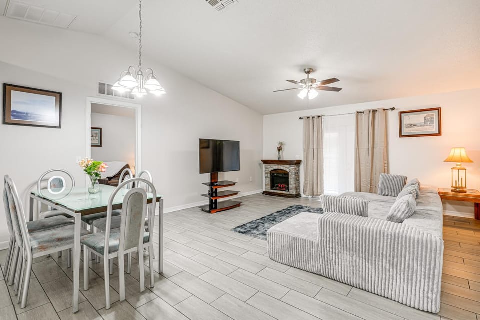 8 Mi to Legoland: Winter Haven Home w/ Lanai! House in Winter Haven