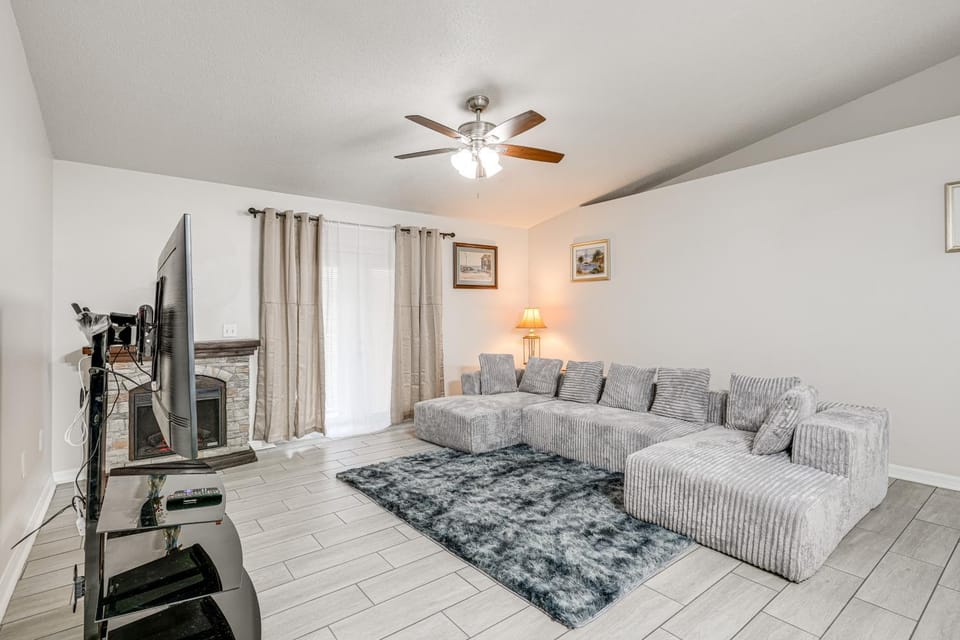 8 Mi to Legoland: Winter Haven Home w/ Lanai! House in Winter Haven