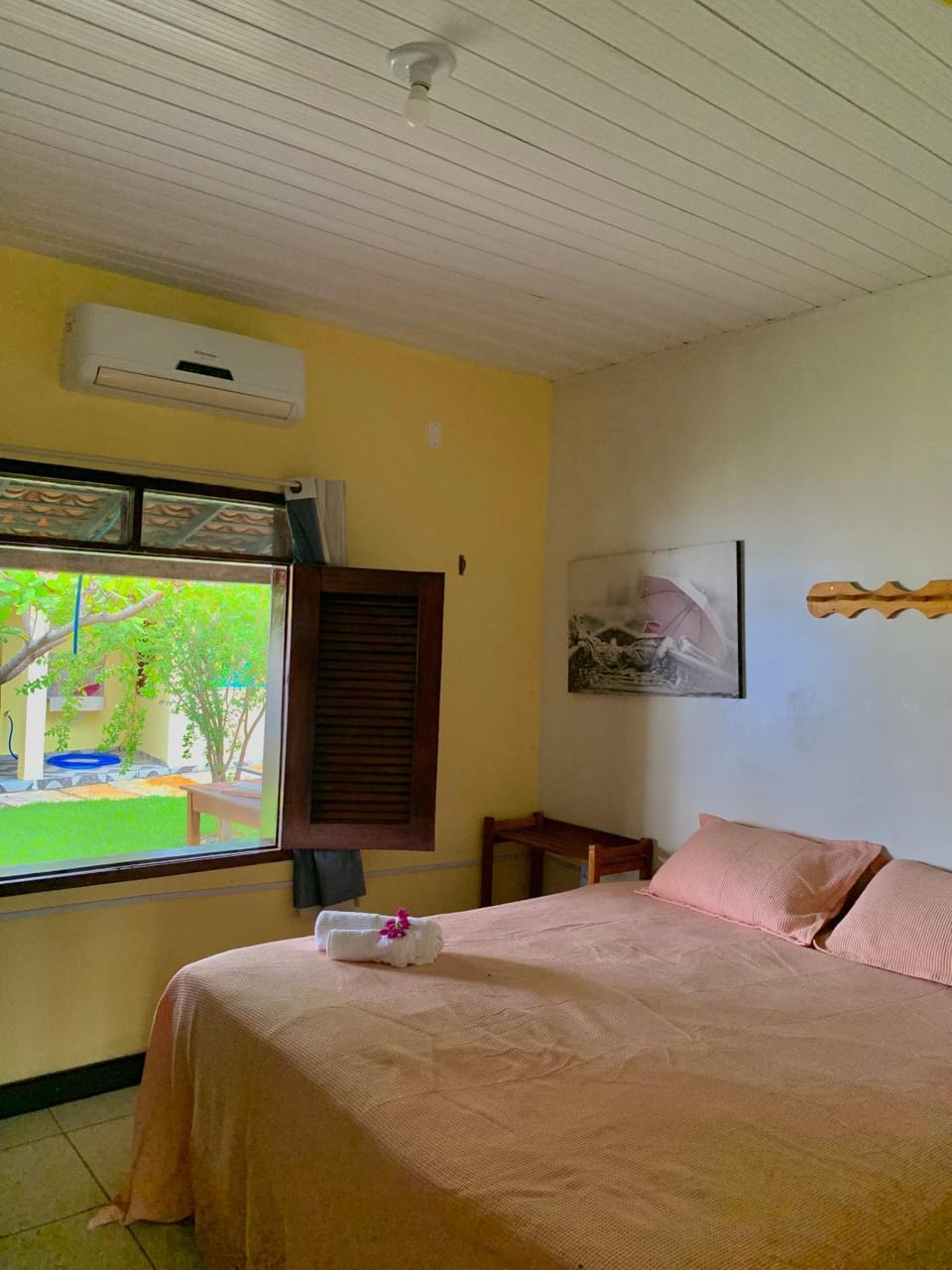 Bed, Bedroom, air conditioner