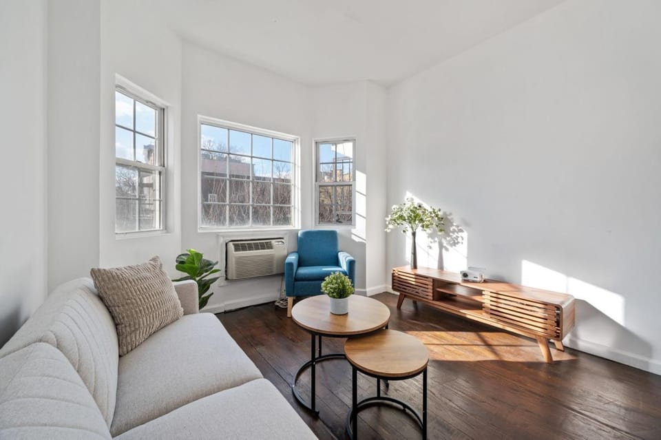 Bedstuy Modern 3 BR Apartment in Bedford-Stuyvesant