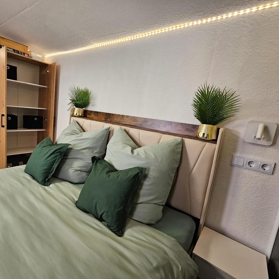 Bed, Bedroom
