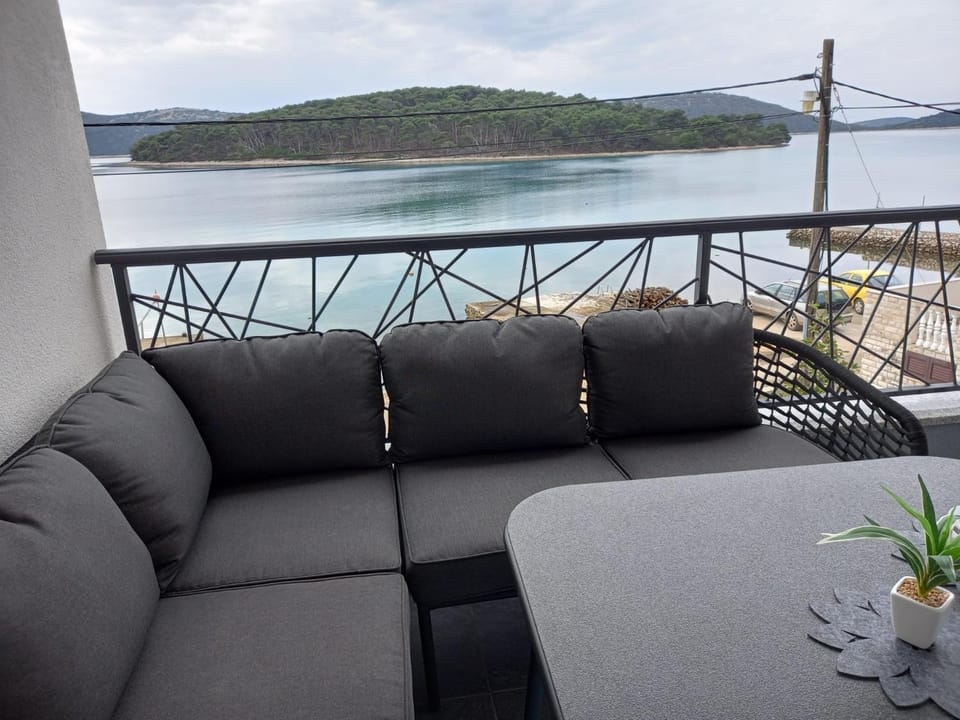 View (from property/room), Balcony/Terrace, Sea view