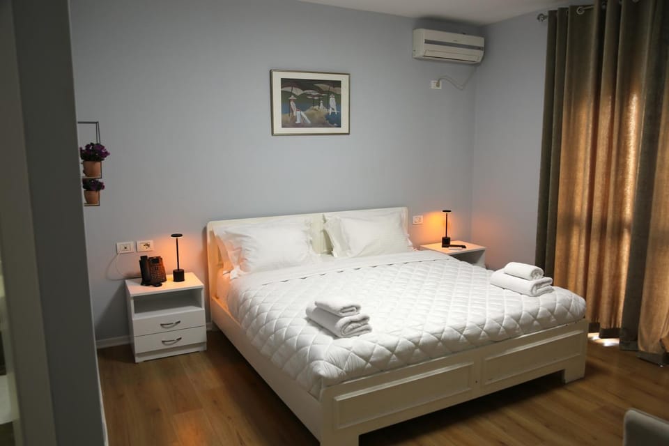 Bed, Photo of the whole room, Bedroom, towels, air conditioner