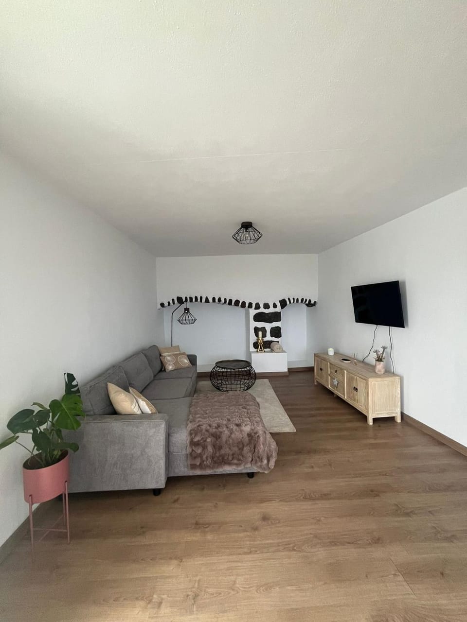 TV and multimedia, Seating area