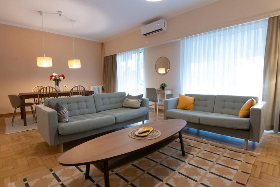 Living room, Seating area, air conditioner