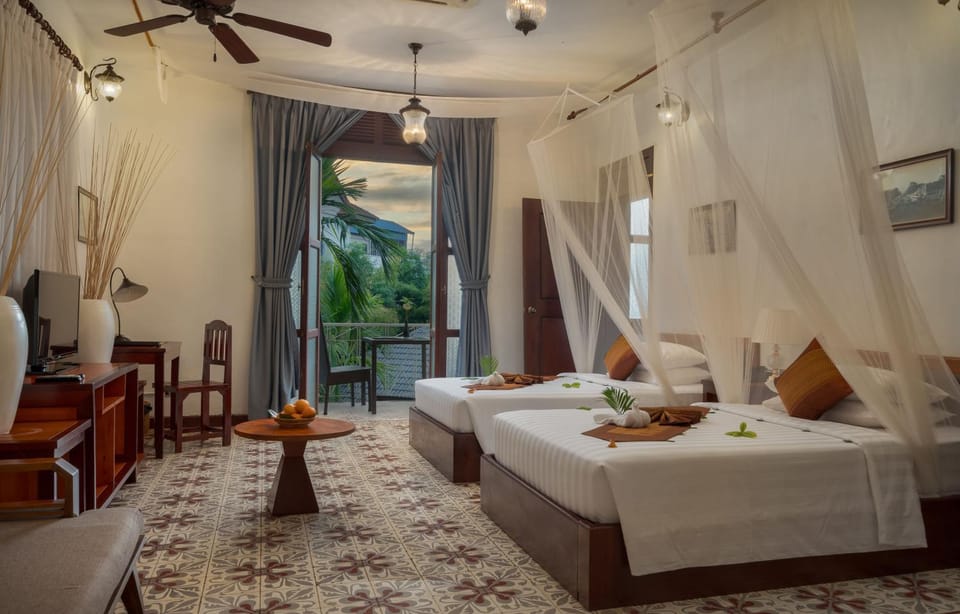 Bed, Living room, Photo of the whole room, Seating area, Bedroom, air conditioner