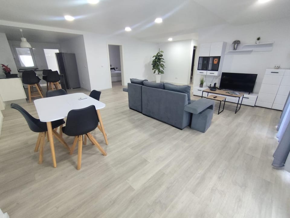 Communal lounge/ TV room, Kitchen or kitchenette, Living room, Dining area
