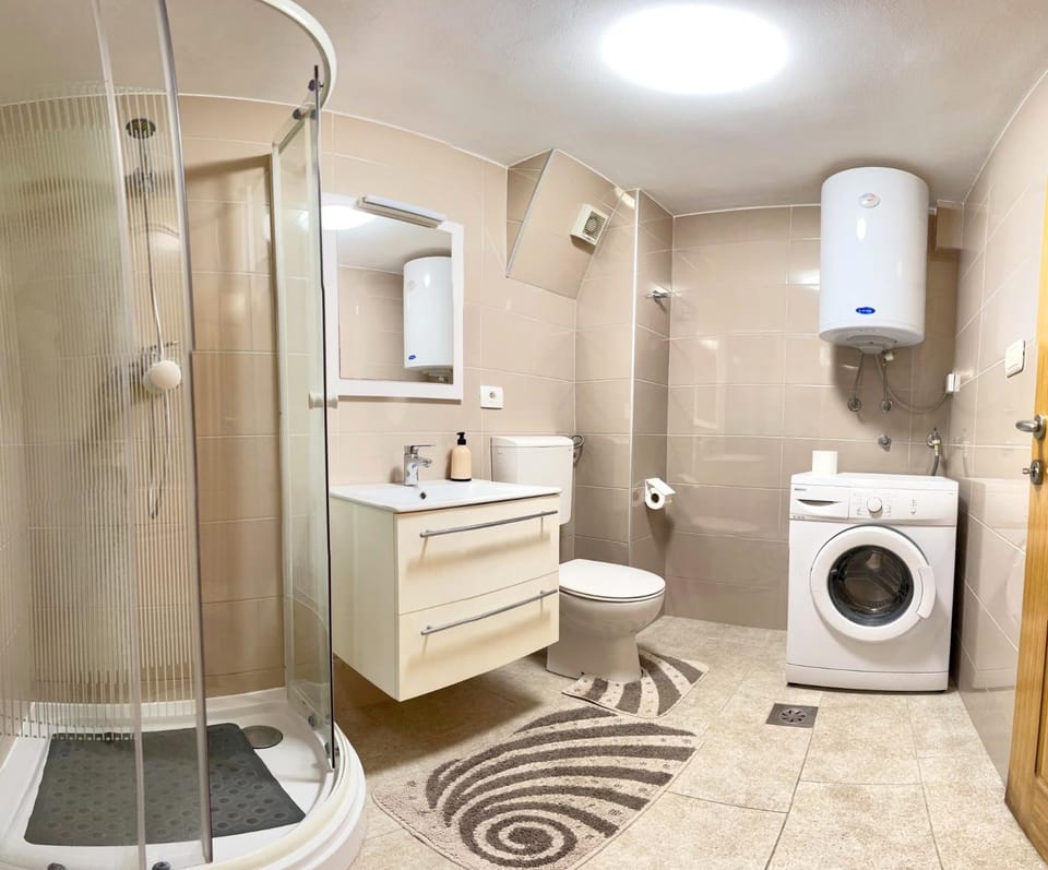 Shower, Toilet, Bathroom