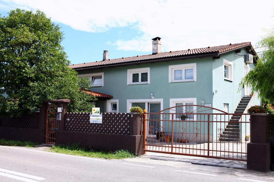 Facade/entrance, Street view