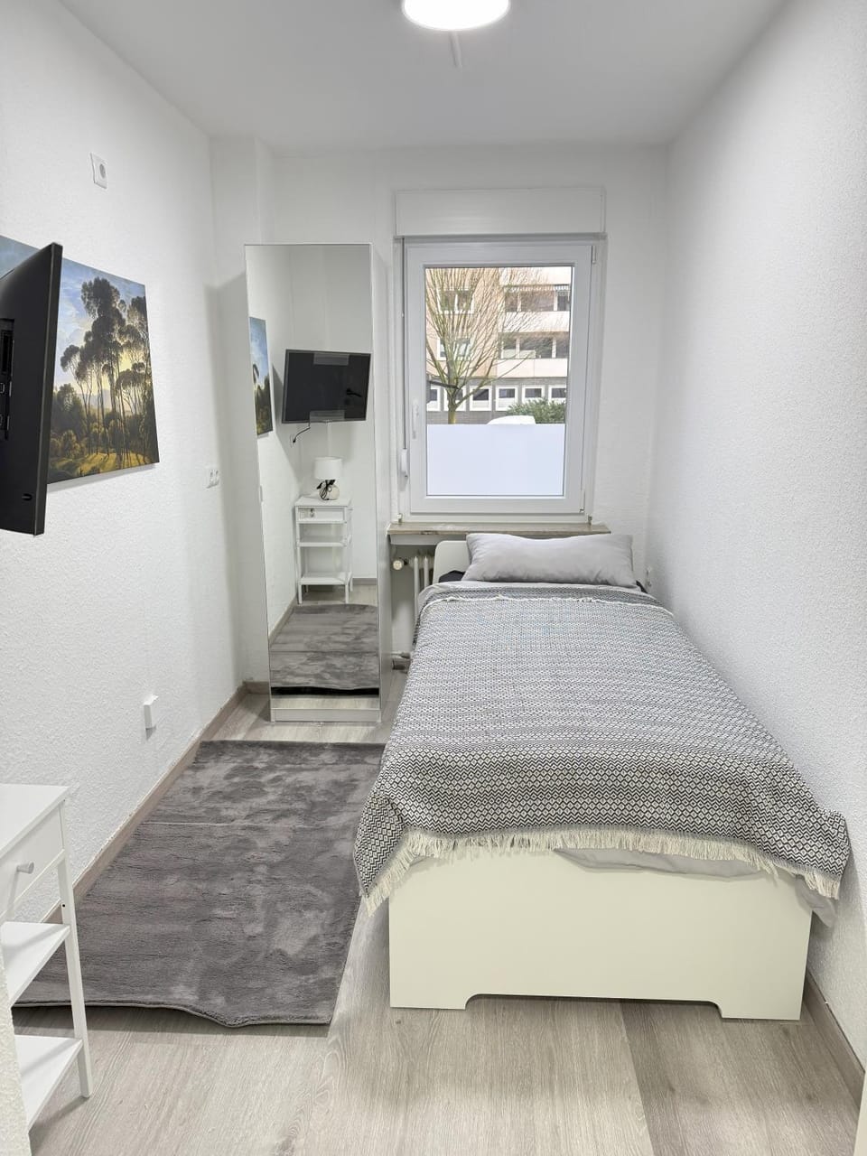TV and multimedia, Photo of the whole room, Bedroom