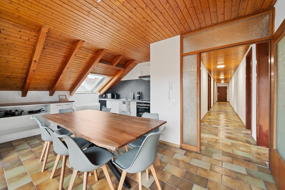 Kitchen or kitchenette, Living room, Seating area, Dining area, stove