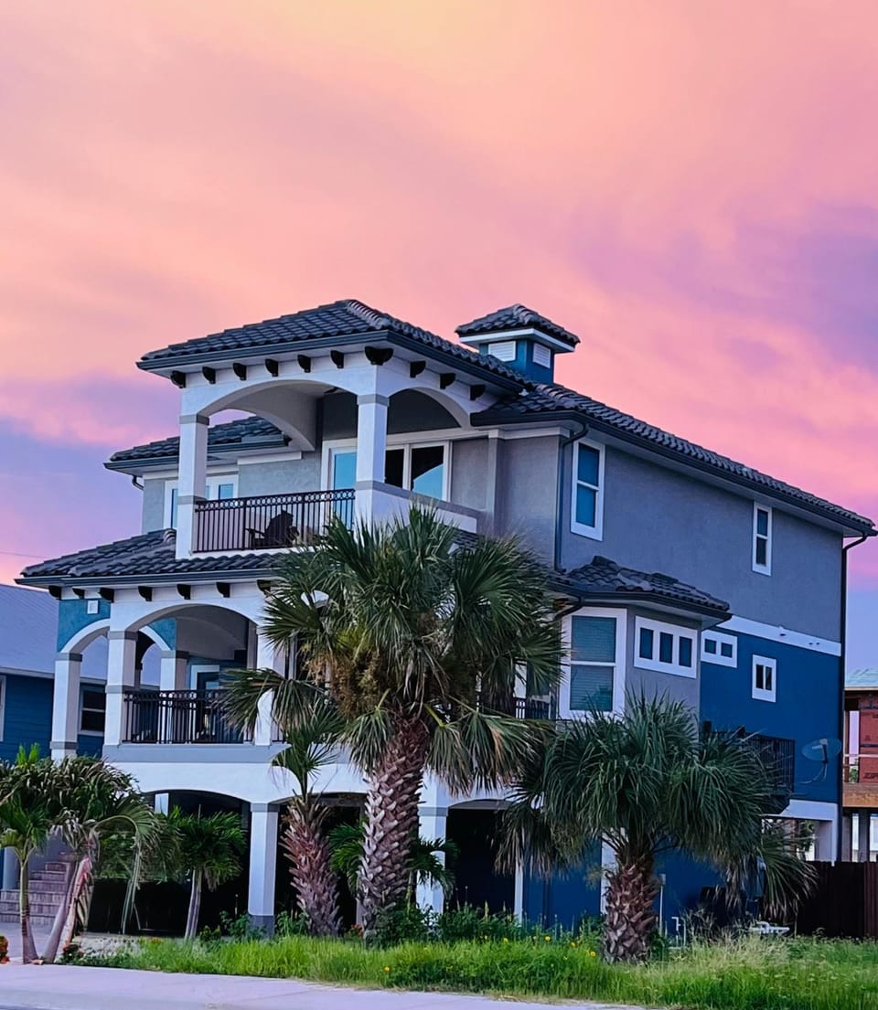 Island Grande by Sun Palace Vacations House in Estero Island