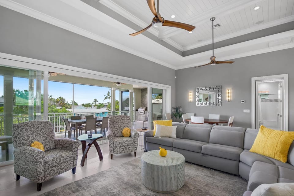 Memories on Madison by Sun Palace Vacations House in Estero Island
