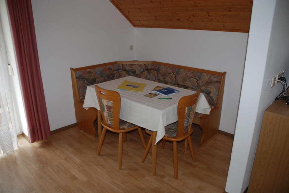 Haus Ase - Urlaub am Bauernhof Farm Stay in Villach