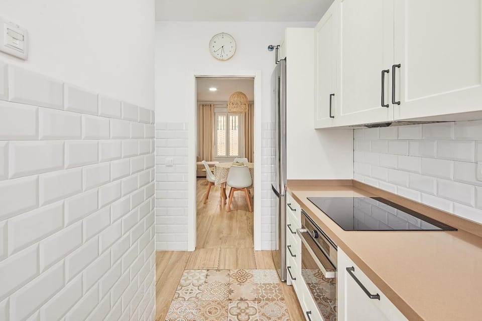 Kitchen or kitchenette, oven, stove