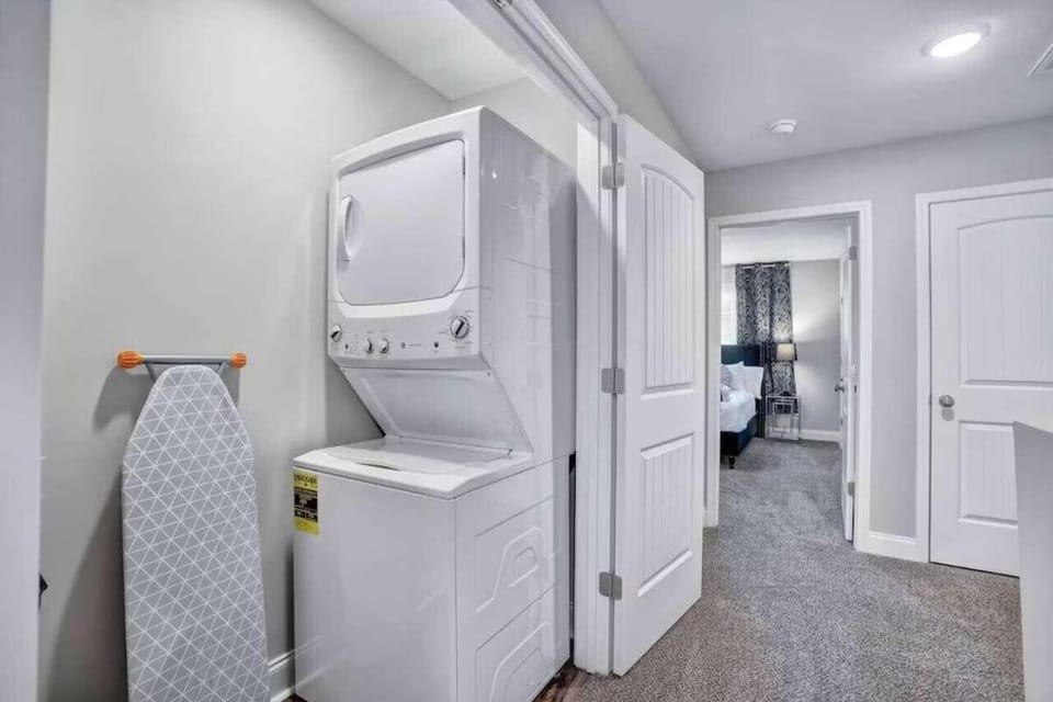 A Taste of Luxe Upscale Condo Near Nashville and Ft Campbell House in Clarksville