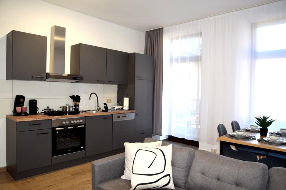 Living room, dishwasher, stove, kitchen