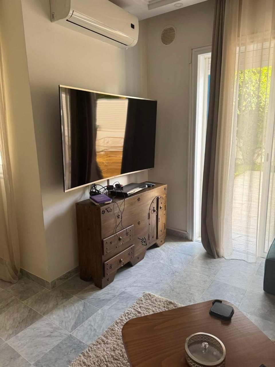 TV and multimedia, air conditioner