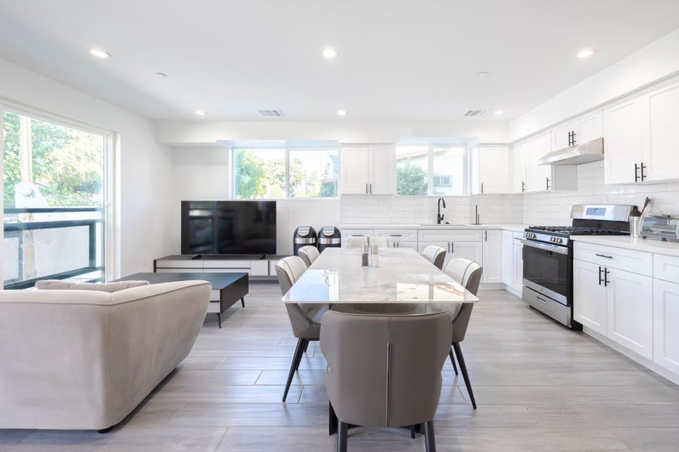 Shared Apartment Hotel in LA Downtown Apartment in Los Angeles
